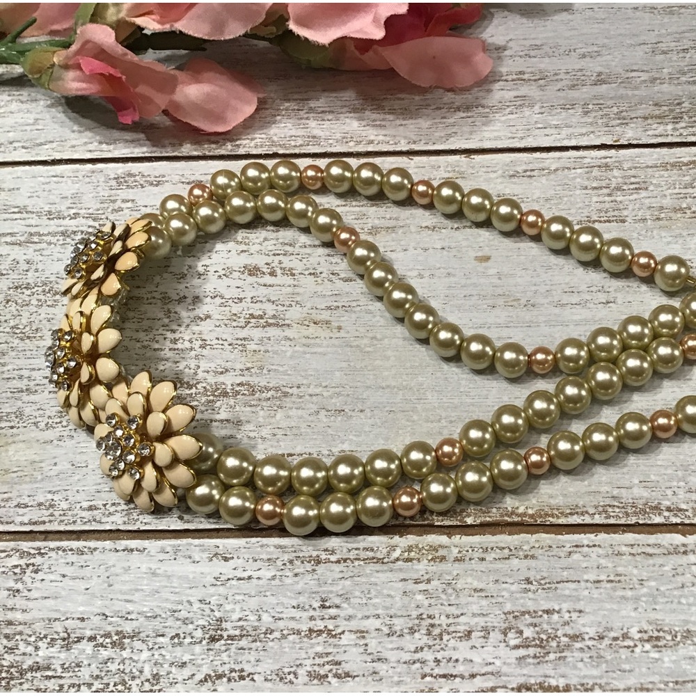 Flower Choker - Picture 5 of 7